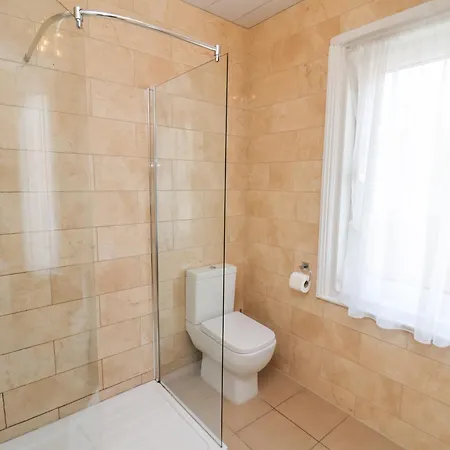 펜션 32 Ashville Avenue 스카버러