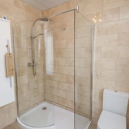 32 Ashville Avenue *