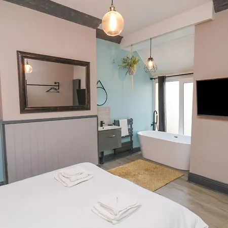 32 Ashville Avenue 펜션 *