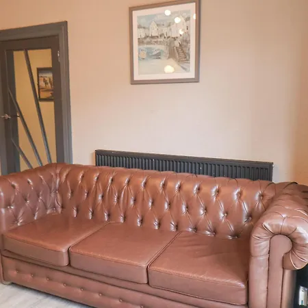 32 Ashville Avenue *