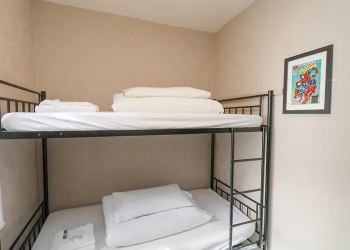 32 Ashville Avenue *