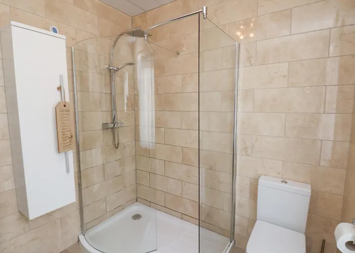 32 Ashville Avenue *