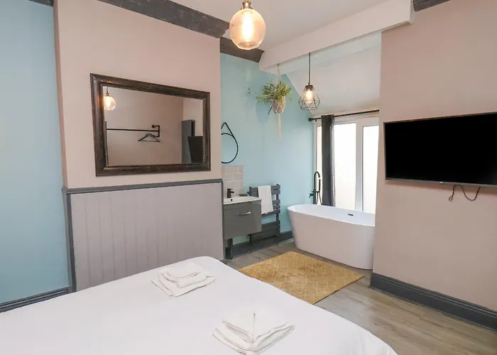 32 Ashville Avenue Tatil Evi *