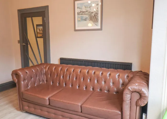 32 Ashville Avenue *